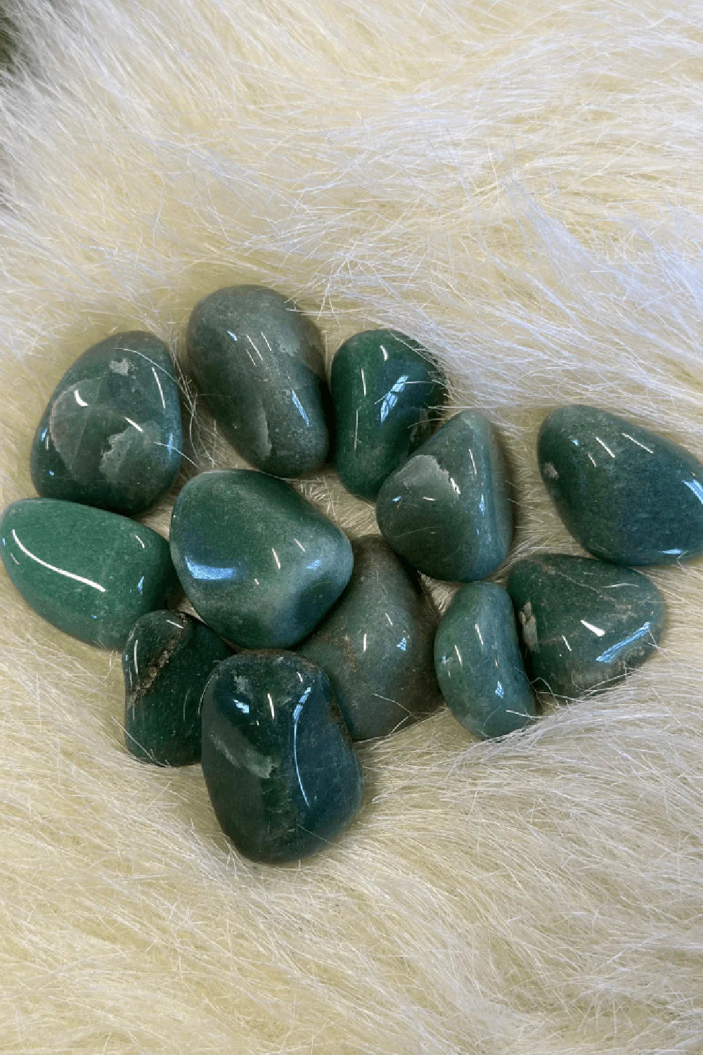 Stones & Gems / Piedras