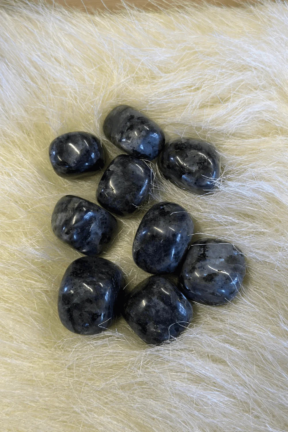 Stones & Gems / Piedras