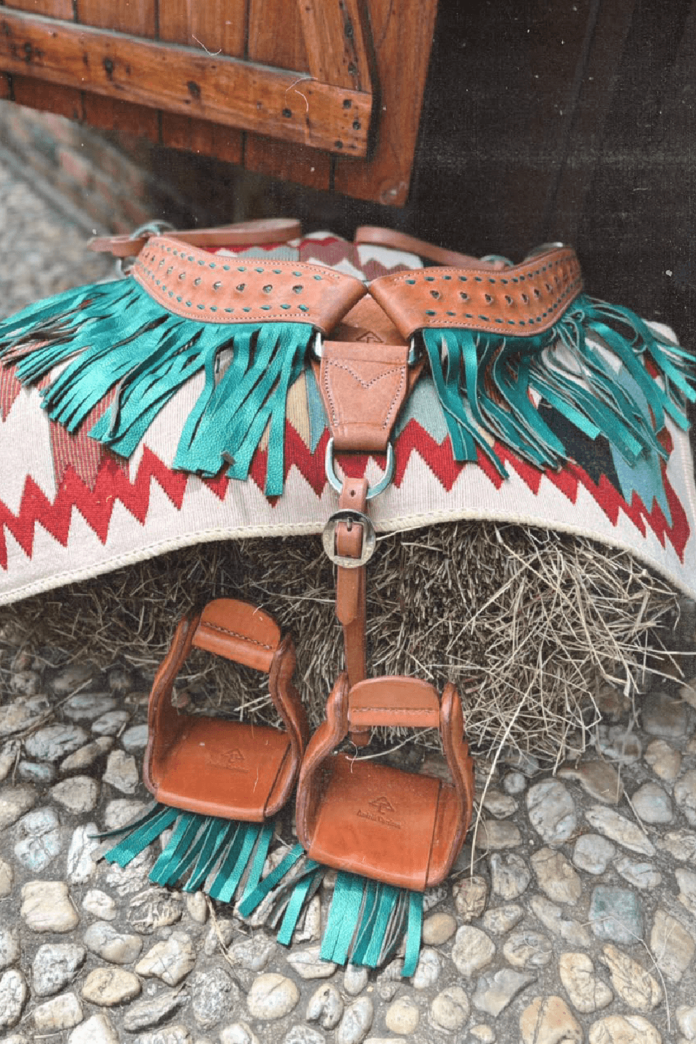 Cowgirl Spirit/Pechera de Flecos Turquesas